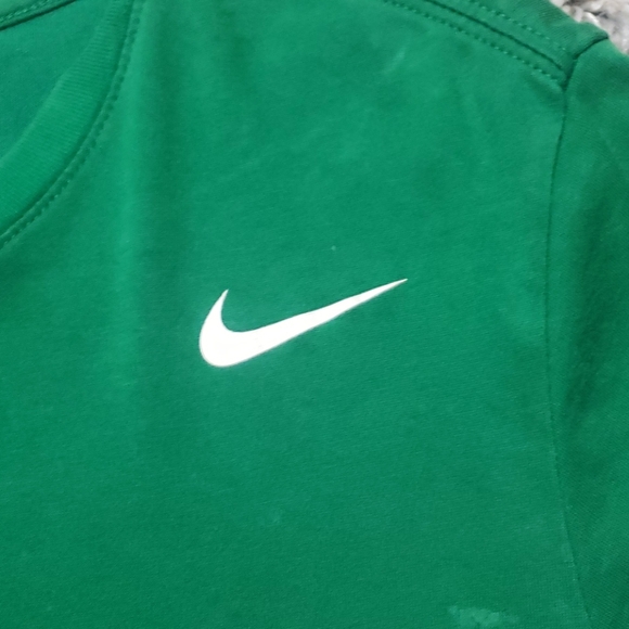 MENS NIKE DRI-FIT TSHIRT IN LARGE - Picture 3 of 4